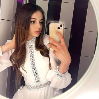 SolorUlia Nakenläckor OnlyFans Foto 1