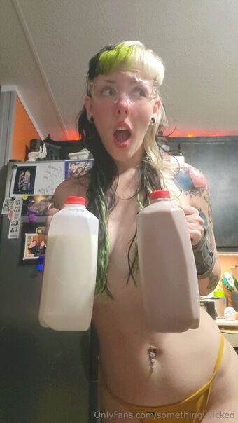 somethingvvicked Nakenläckor OnlyFans Foto 2