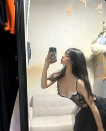 soooyaee Nakenläckor OnlyFans Foto 19