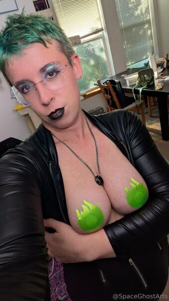 spaceghostarts Nakenläckor OnlyFans Foto 20