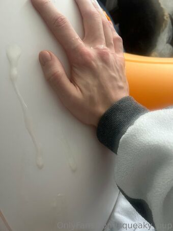 squeaky_pup Nakenläckor OnlyFans Foto 4