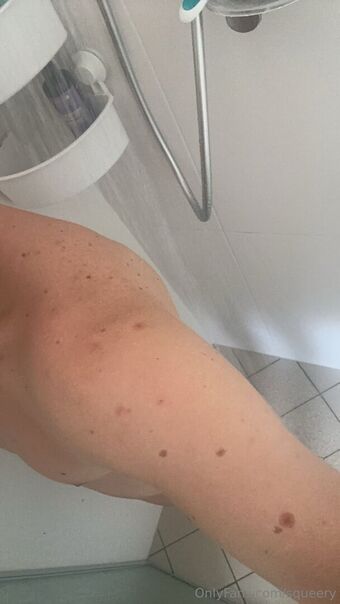 squeery Nakenläckor OnlyFans Foto 14