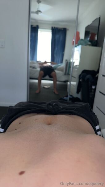 squeery Nakenläckor OnlyFans Foto 18