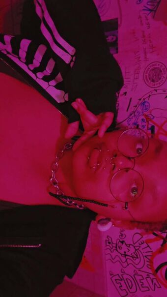 SquishyBf Nakenläckor OnlyFans Foto 8