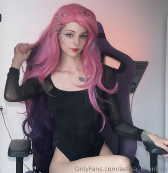 stacypinki Nakenläckor OnlyFans Foto 12