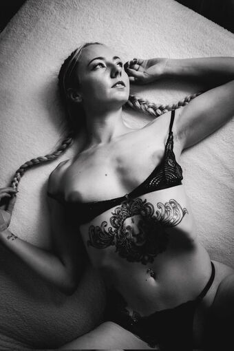 StarInTheMaking Nakenläckor OnlyFans Foto 12