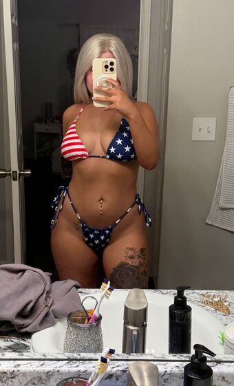 Stepbackbarbie Nakenläckor OnlyFans Foto 9