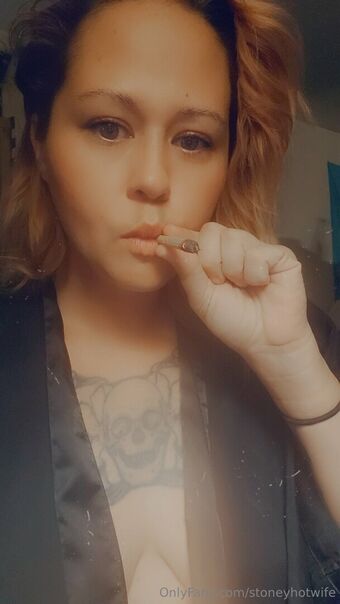 stoneyhotwifefree