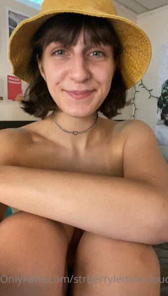 strberrylemoncloud Nakenläckor OnlyFans Foto 26