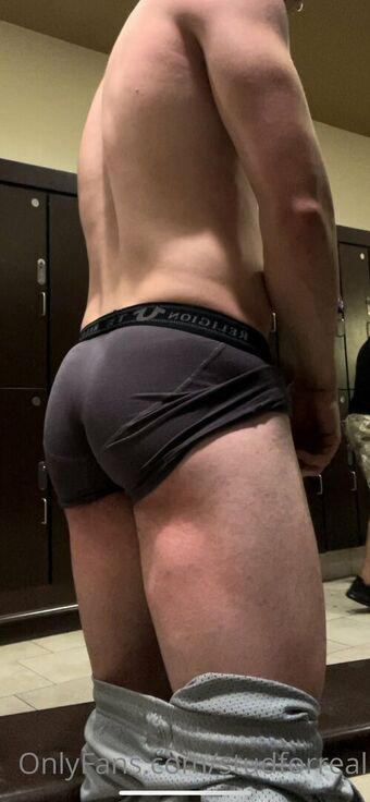 studforreal Nakenläckor OnlyFans Foto 5
