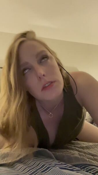 SubmittedRose Nakenläckor OnlyFans Foto 100