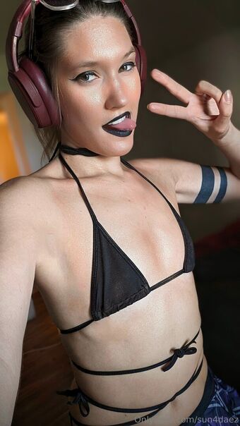 sun4daez Nakenläckor OnlyFans Foto 10