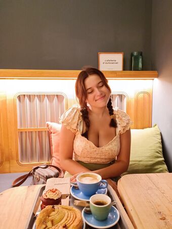 supermire Nakenläckor OnlyFans Foto 29