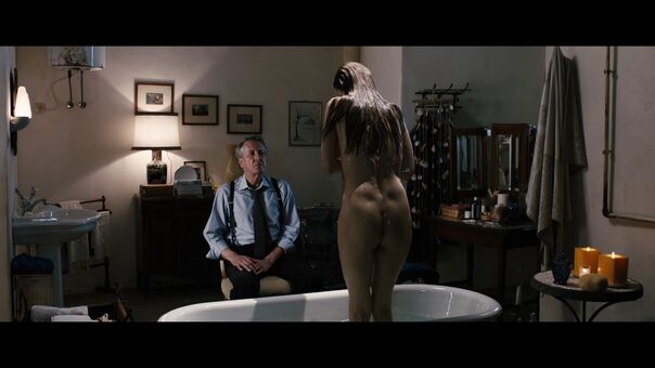 Sylvia Hoeks