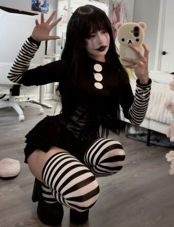 sylviedh Nakenläckor OnlyFans Foto 23