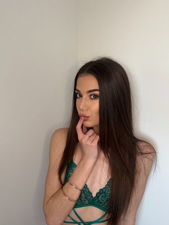 tara_tiny Nakenläckor OnlyFans Foto 25