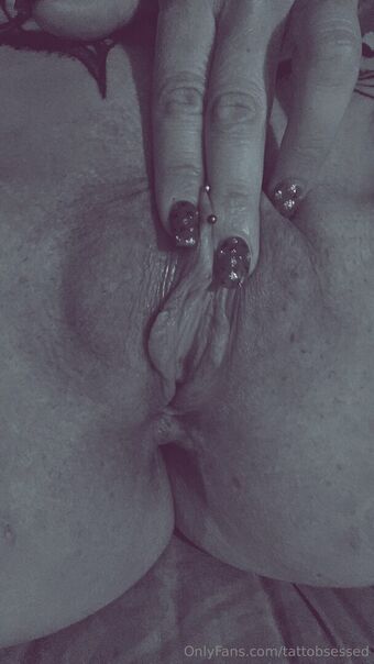 tattobsessed Nakenläckor OnlyFans Foto 7