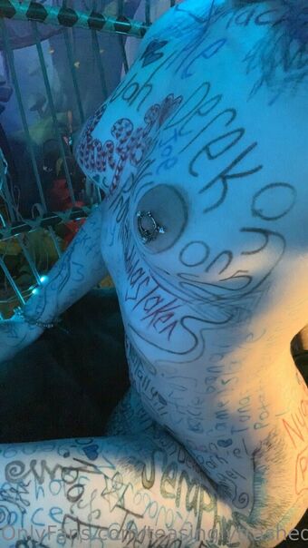 teasinglytrashed Nakenläckor OnlyFans Foto 8
