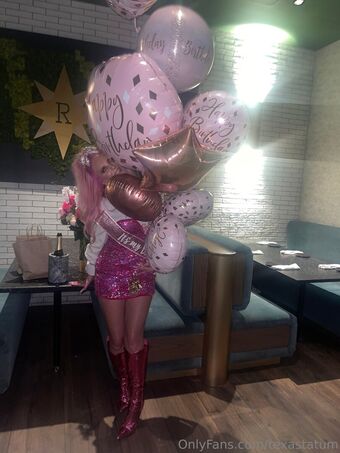 texastatum Nakenläckor OnlyFans Foto 30