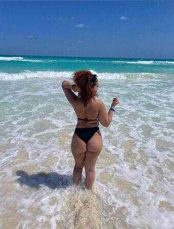 thatcurlyyaudyy Nakenläckor OnlyFans Foto 7