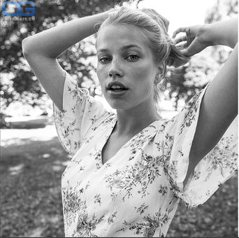 Thea Sofie Nakenläckor OnlyFans Foto 11