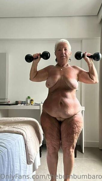 thebumbumbaroness Nakenläckor OnlyFans Foto 32