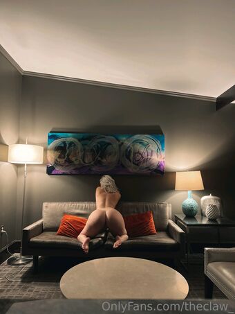 Theclaw_ Nakenläckor OnlyFans Foto 11
