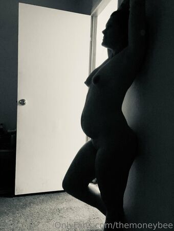 themoneybee Nakenläckor OnlyFans Foto 15
