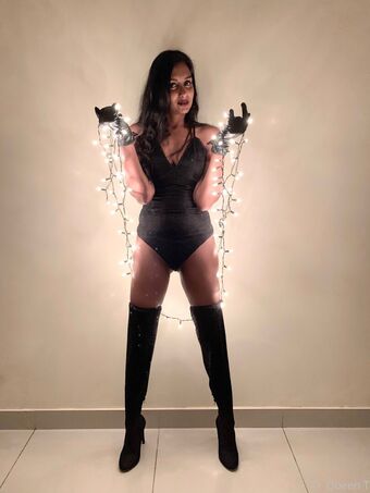 thequeentrish Nakenläckor OnlyFans Foto 28