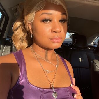 therealcrybae Nakenläckor OnlyFans Foto 1