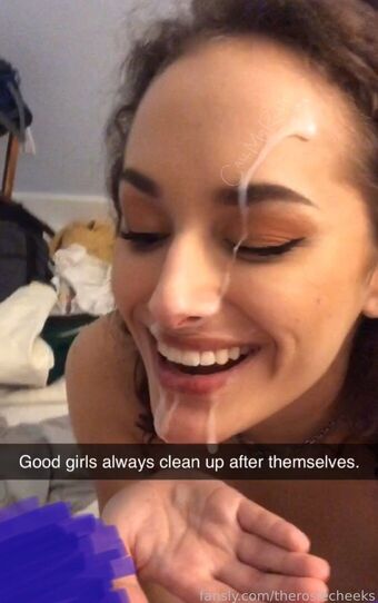 therosiecheeks Nakenläckor OnlyFans Foto 4