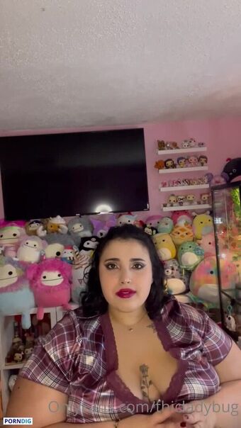 thicladybug Nakenläckor OnlyFans Foto 39