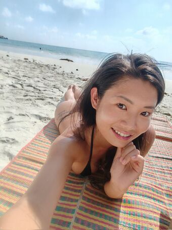 Thisishellmel Nakenläckor OnlyFans Foto 2