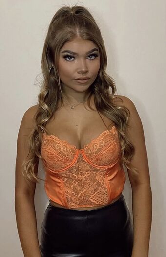 Tillybartram Nakenläckor OnlyFans Foto 11