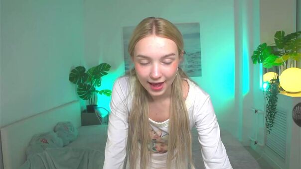 Tiny_Flame Nakenläckor OnlyFans Foto 22