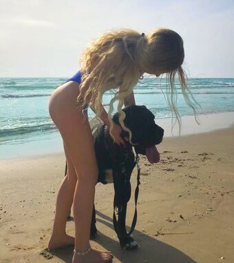 Tiny Miny Mo Nakenläckor OnlyFans Foto 14
