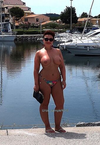 Tiny With Tits Nakenläckor OnlyFans Foto 17