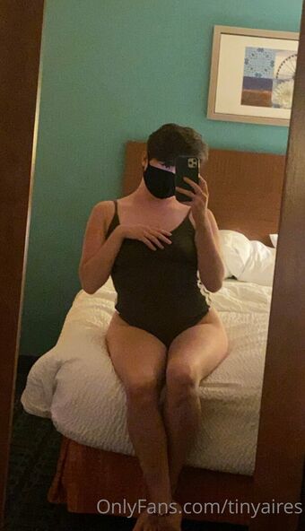 tinyaires Nakenläckor OnlyFans Foto 4