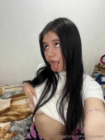 tinyavaxo Nakenläckor OnlyFans Foto 3