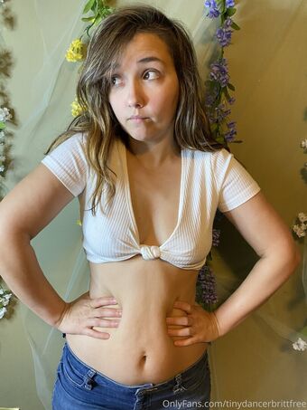 tinydancerbrittfree Nakenläckor OnlyFans Foto 27