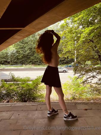 tinyhogwartsfailure Nakenläckor OnlyFans Foto 2