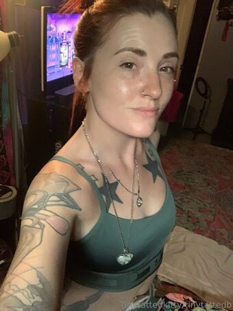 tinytattedkitty Nakenläckor OnlyFans Foto 20