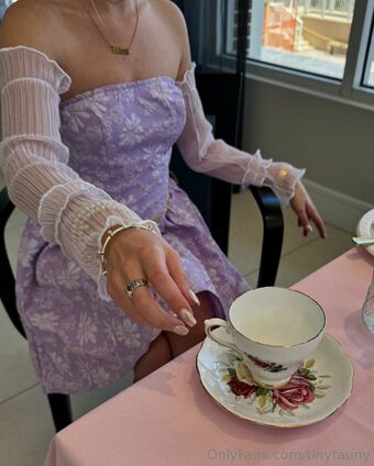 tinytauny Nakenläckor OnlyFans Foto 10