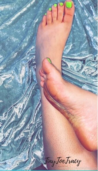 tinytoetracy Nakenläckor OnlyFans Foto 5