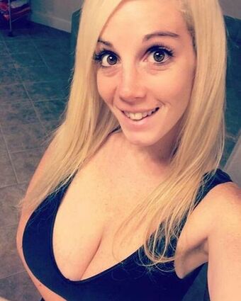 Tittyqueen77 Nakenläckor OnlyFans Foto 34