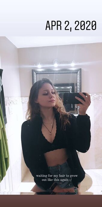 Tittyteaze Nakenläckor OnlyFans Foto 18