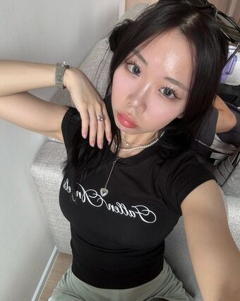 tr.ivia Nakenläckor OnlyFans Foto 6