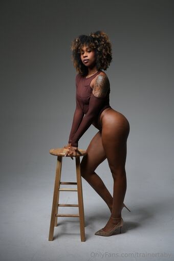 trainertaby Nakenläckor OnlyFans Foto 25