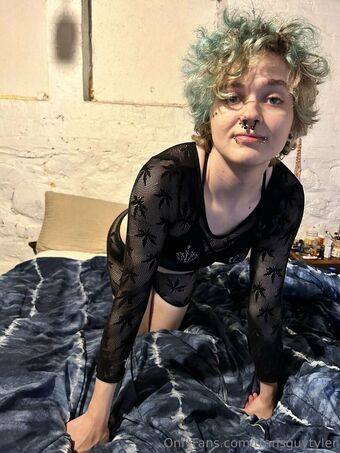 transguytyler Nakenläckor OnlyFans Foto 34