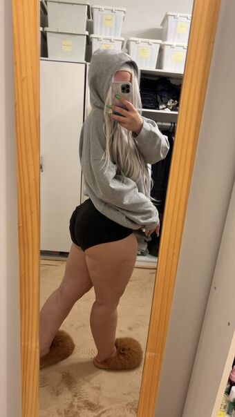 Ttithebooty Nakenläckor OnlyFans Foto 9